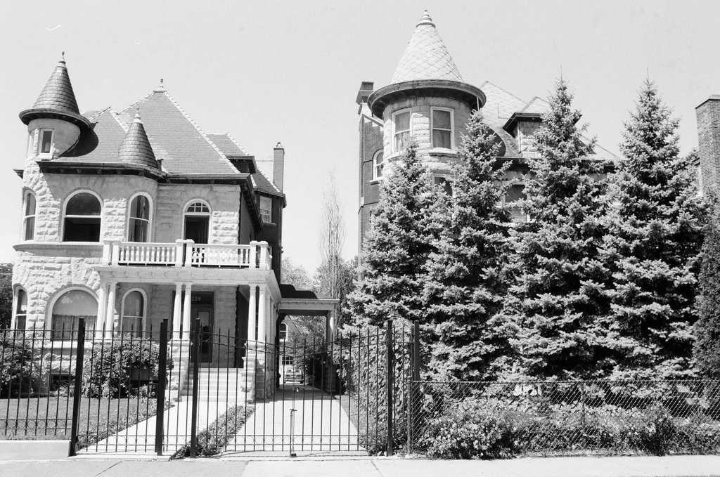 Views of the buildings surrounding Logan Square Park - Chicago Sun-Times