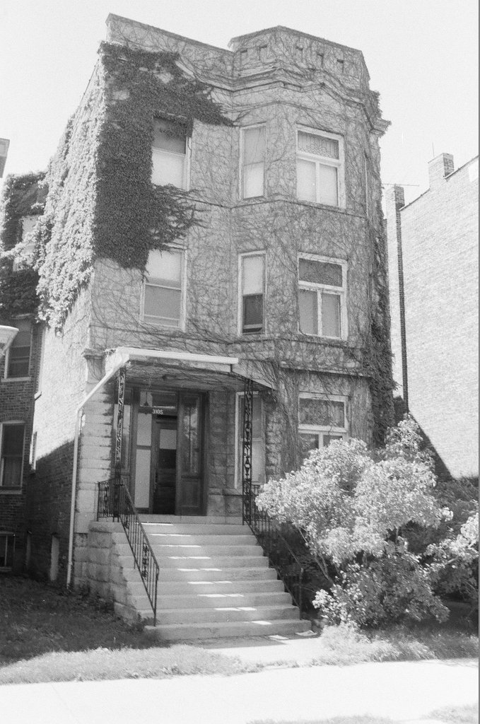 Views of the buildings surrounding Logan Square Park - Chicago Sun-Times
