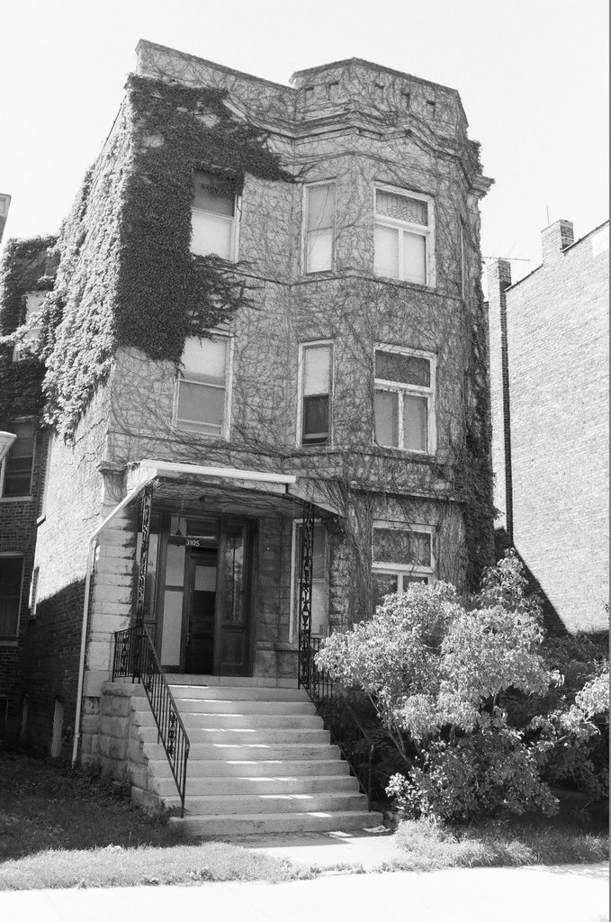 Views of the buildings surrounding Logan Square Park - Chicago Sun-Times