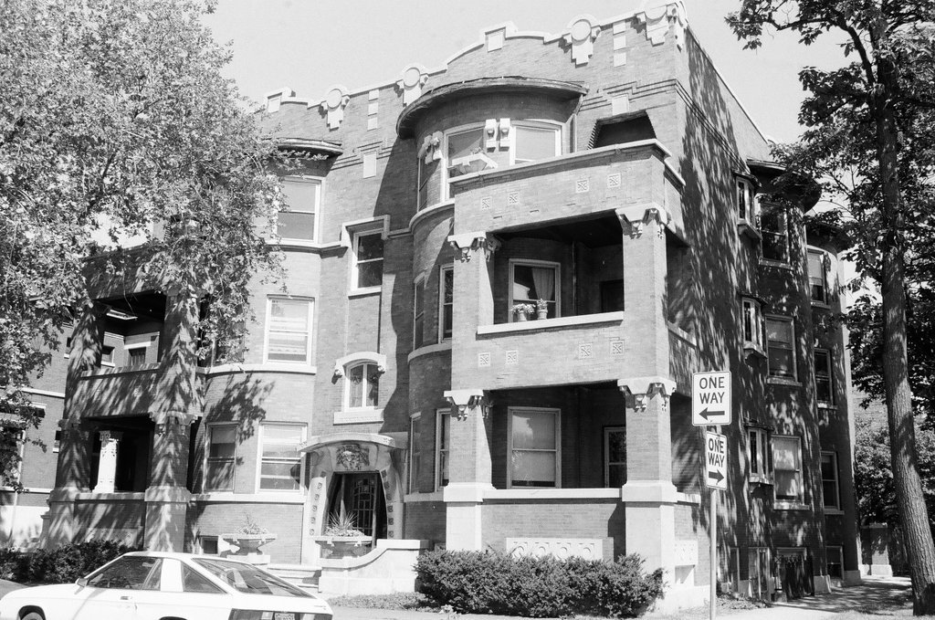 Views of the buildings surrounding Logan Square Park - Chicago Sun-Times