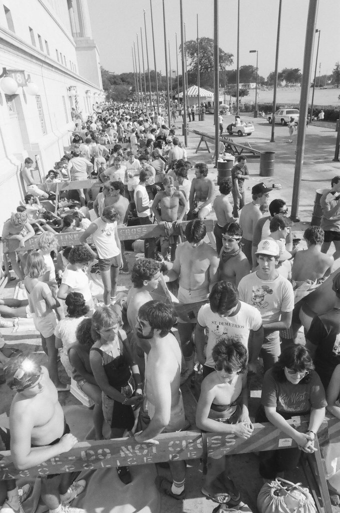 Fans line up outside Soldier Field for the Bruce Springsteen concert - Chicago Sun-Times
