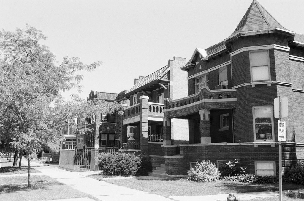 Views of the buildings surrounding Logan Square Park - Chicago Sun-Times