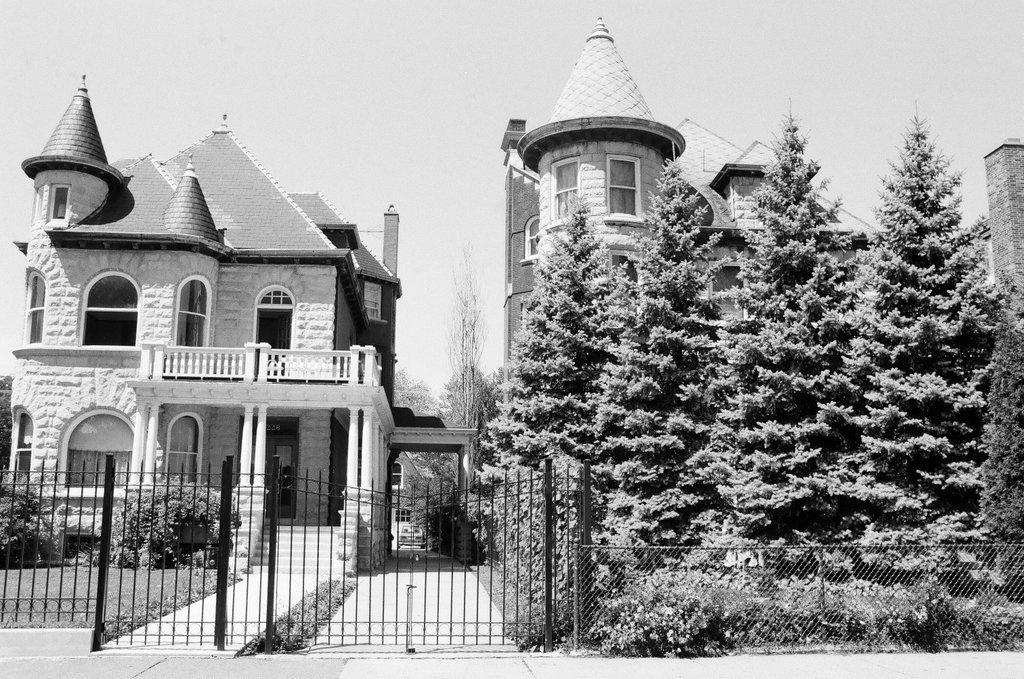 Views of the buildings surrounding Logan Square Park - Chicago Sun-Times