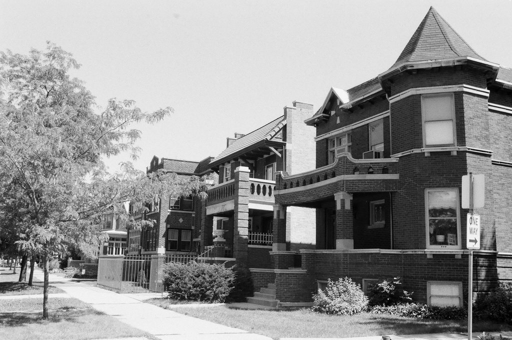 Views of the buildings surrounding Logan Square Park - Chicago Sun-Times