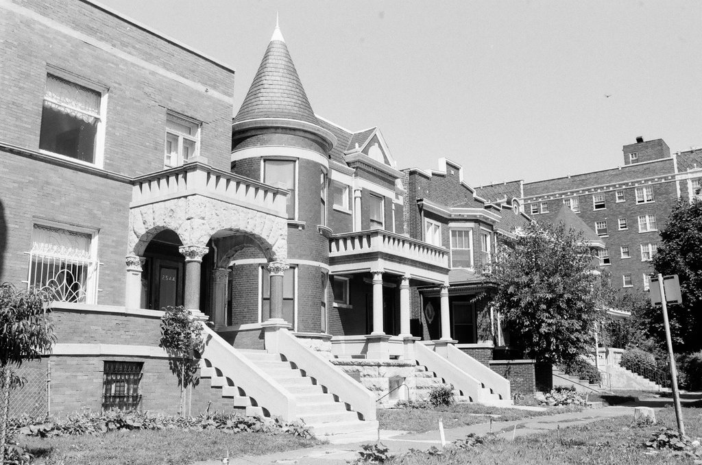 Views of the buildings surrounding Logan Square Park - Chicago Sun-Times