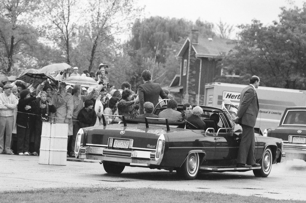 President Ronald Reagan arrives via helicopter at Deerfield High School - Chicago Sun-Times