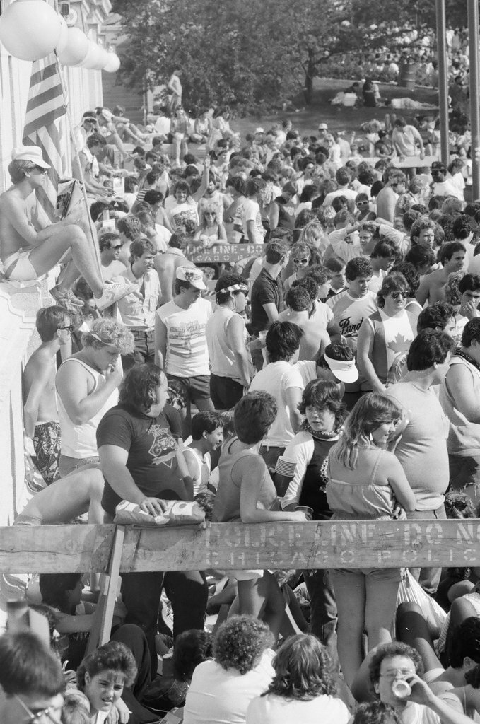 Fans line up outside Soldier Field for the Bruce Springsteen concert - Chicago Sun-Times
