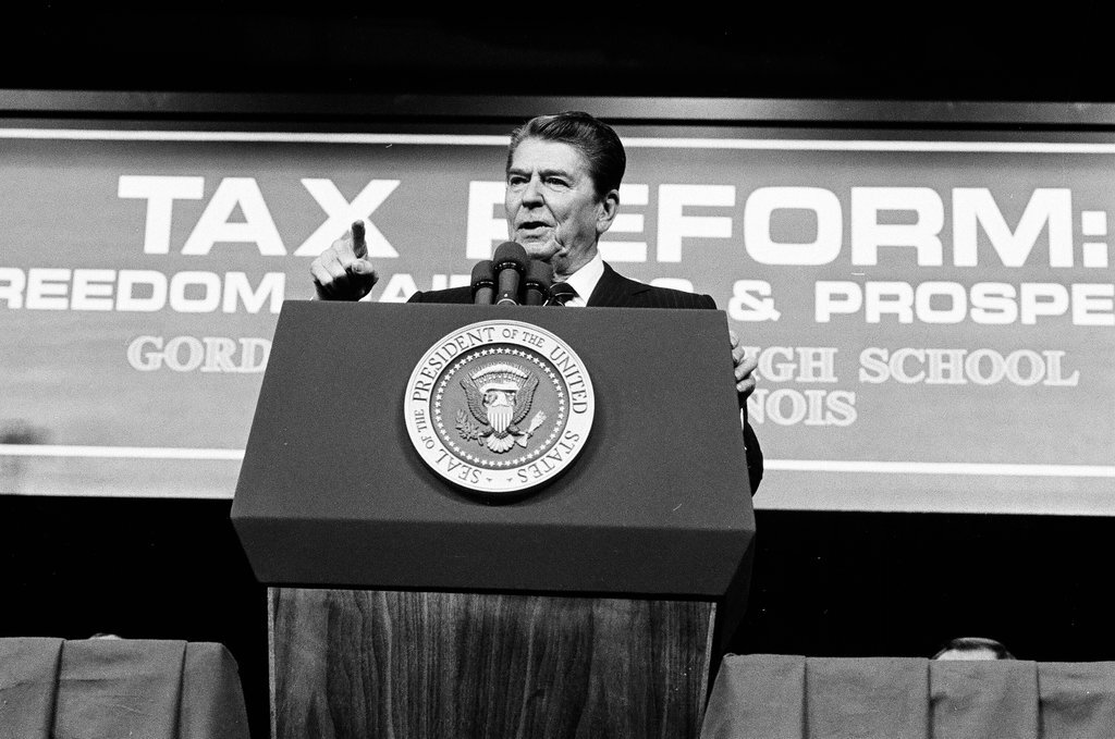 President Ronald Reagan speaks to students at Gordon Technical High School - Chicago Sun-Times