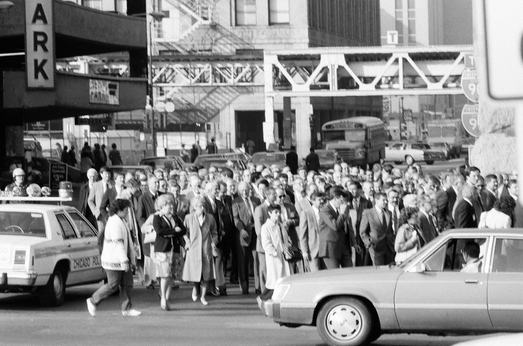 Crowds watch as a hot air balloon lifts off for the Sears 100th anniversary - Chicago Sun-Times