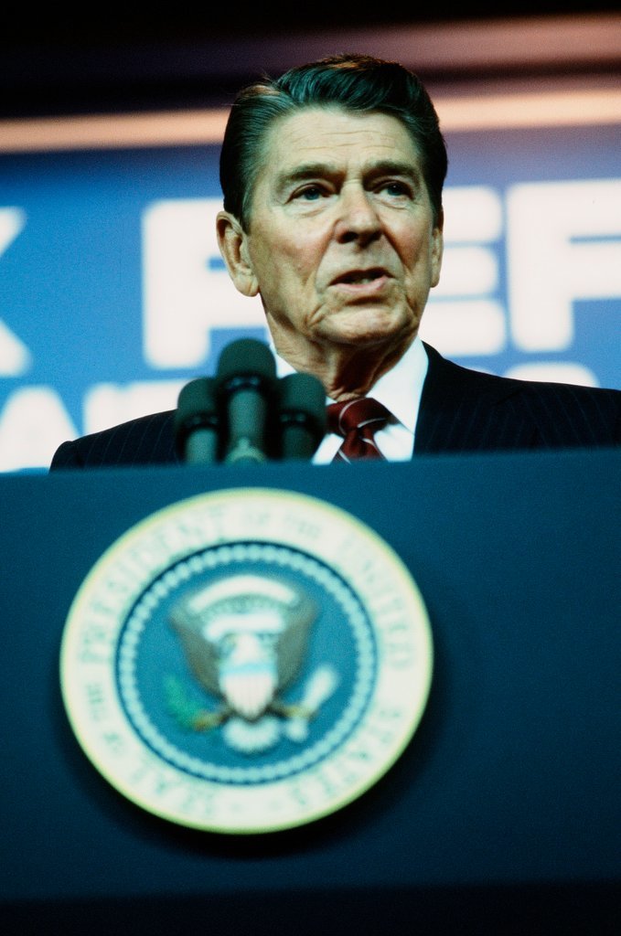 President Ronald Reagan speaks to students at Gordon Technical High School - Chicago Sun-Times