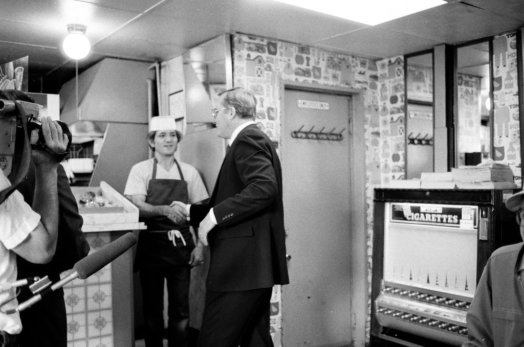 Governor Thompson begins his first day of campaigning - Chicago Sun-Times