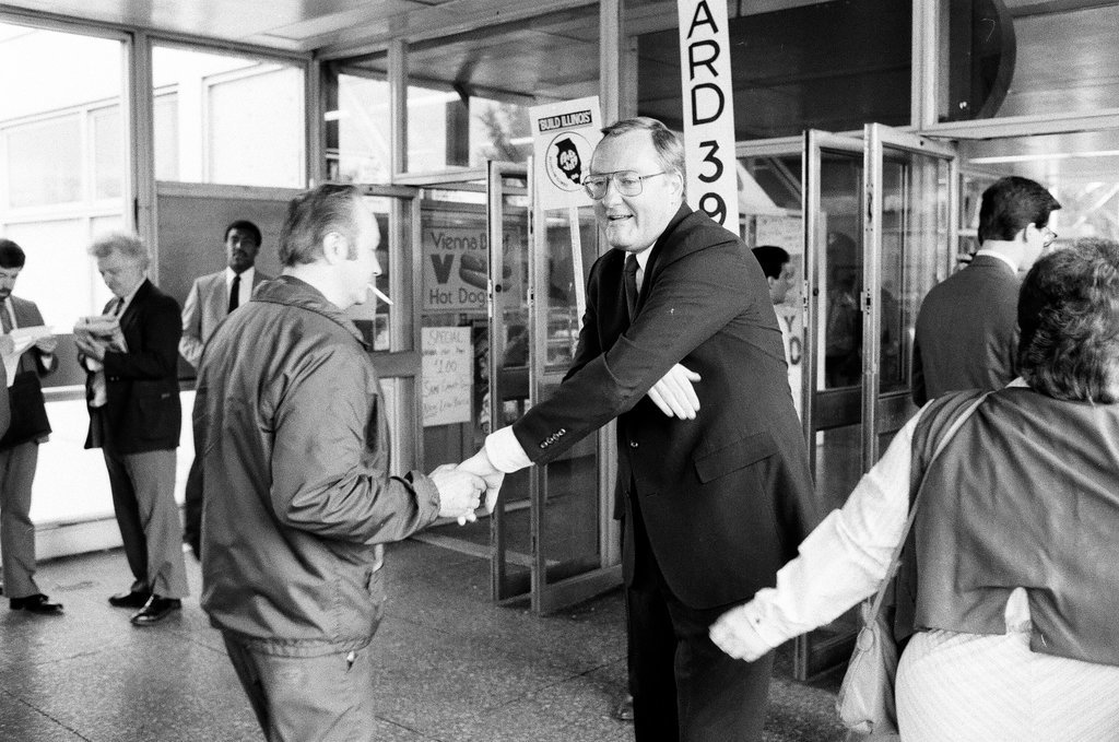 Governor Thompson begins his first day of campaigning - Chicago Sun-Times