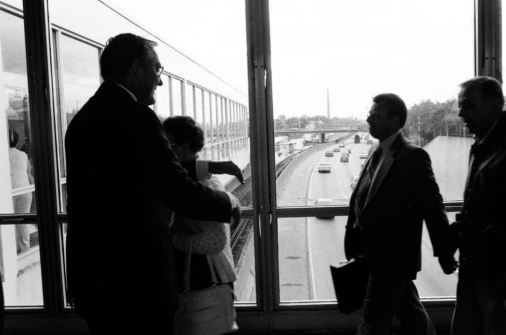 Governor Thompson begins his first day of campaigning - Chicago Sun-Times