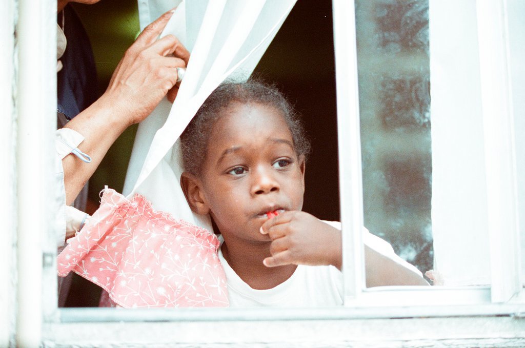 Pictures of clean up projects and residents at the Cabrini Green apartments - Chicago Sun-Times