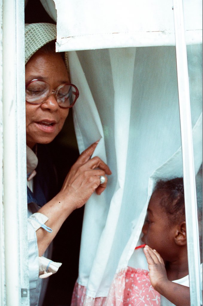 Pictures of clean up projects and residents at the Cabrini Green apartments - Chicago Sun-Times