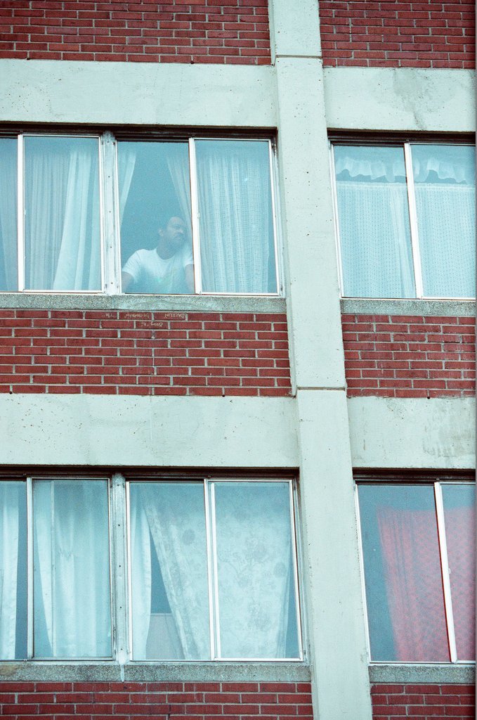 Pictures of clean up projects and residents at the Cabrini Green apartments - Chicago Sun-Times