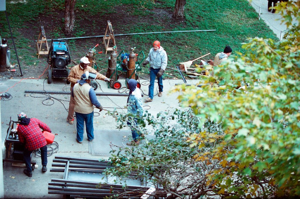 Pictures of clean up projects and residents at the Cabrini Green apartments - Chicago Sun-Times