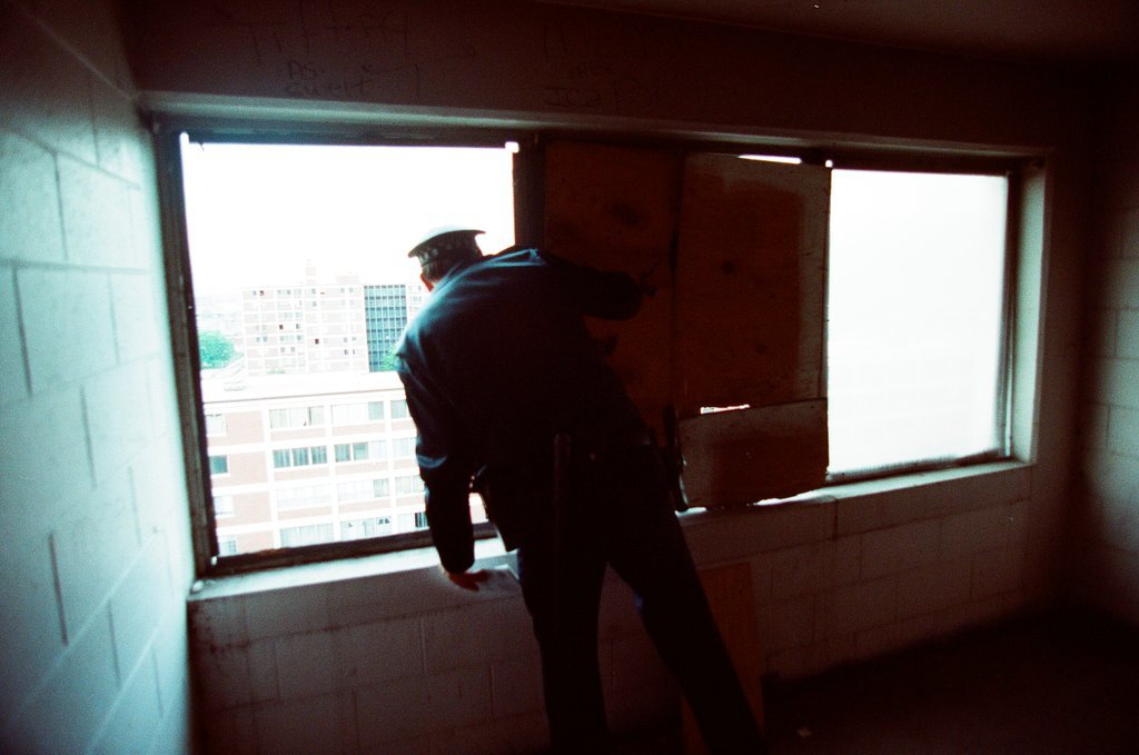 Pictures of clean up projects and residents at the Cabrini Green apartments - Chicago Sun-Times