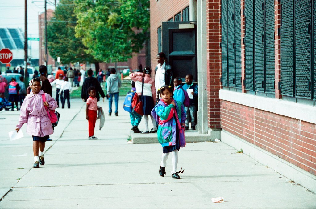 Pictures of clean up projects and residents at the Cabrini Green apartments - Chicago Sun-Times