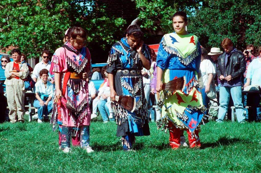 Members of the Chicago-area Native American community gather for an event - Chicago Sun-Times