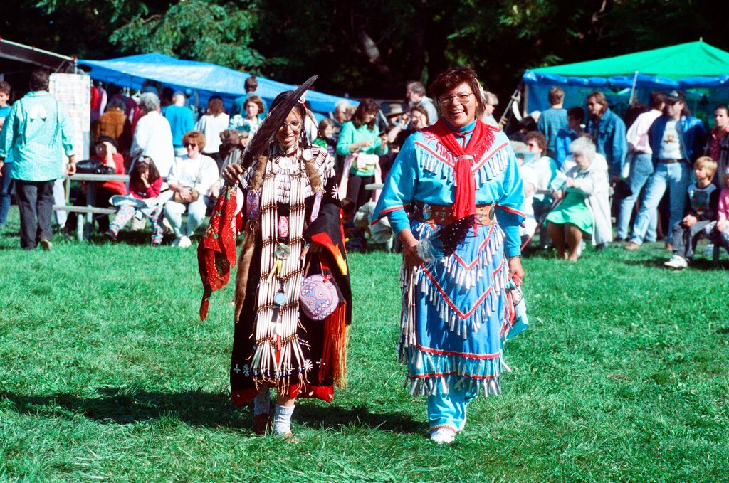 Members of the Chicago-area Native American community gather for an event - Chicago Sun-Times