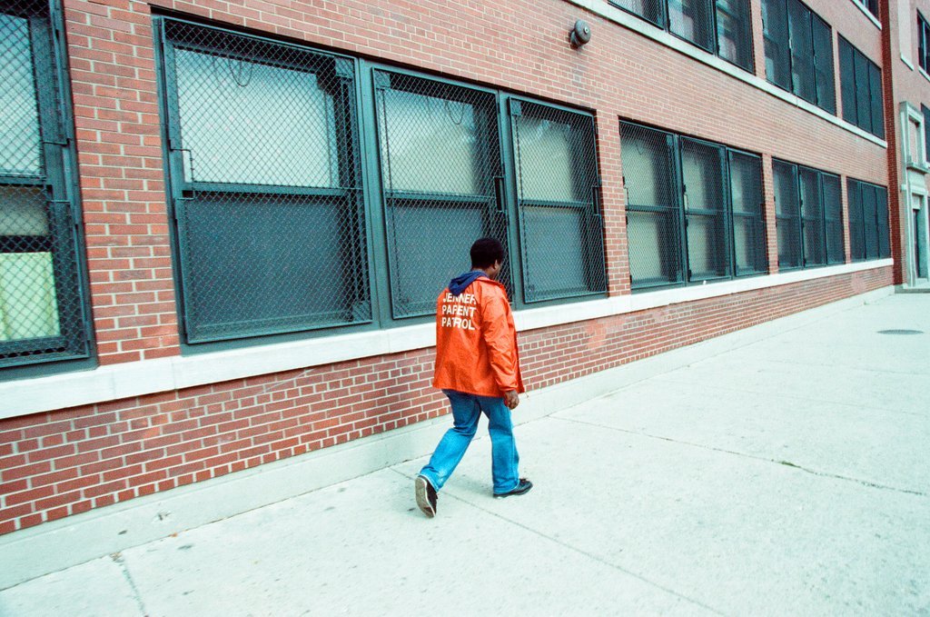 Pictures of clean up projects and residents at the Cabrini Green apartments - Chicago Sun-Times