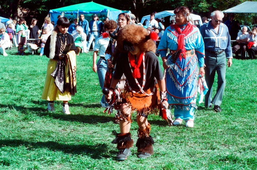Members of the Chicago-area Native American community gather for an event - Chicago Sun-Times