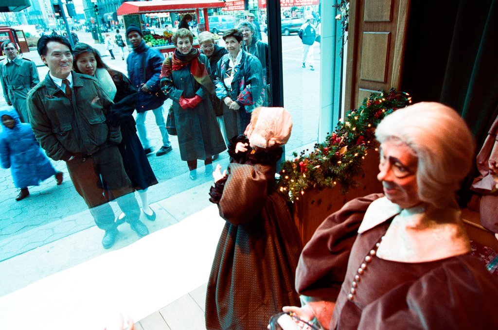 Stores on State Street decorate their windows to fit a winter holiday theme - Chicago Sun-Times