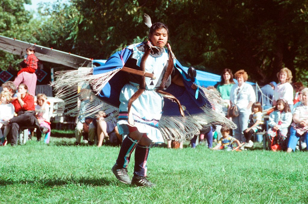 Members of the Chicago-area Native American community gather for an event - Chicago Sun-Times