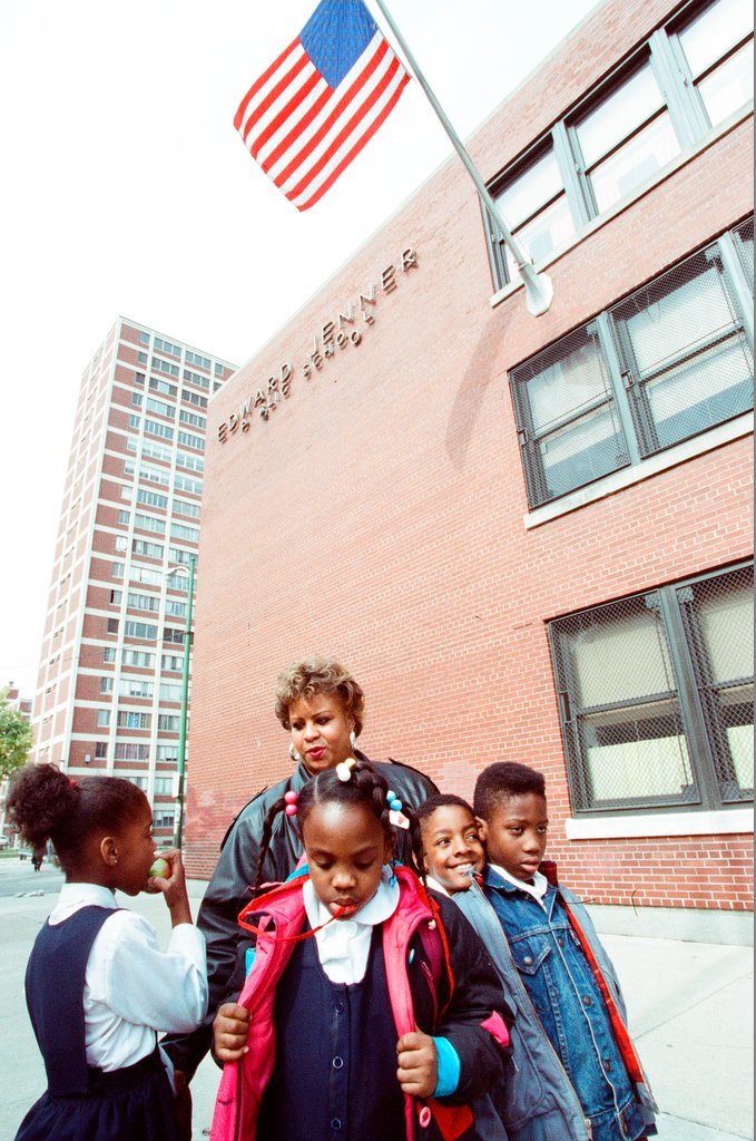 Pictures of clean up projects and residents at the Cabrini Green apartments - Chicago Sun-Times