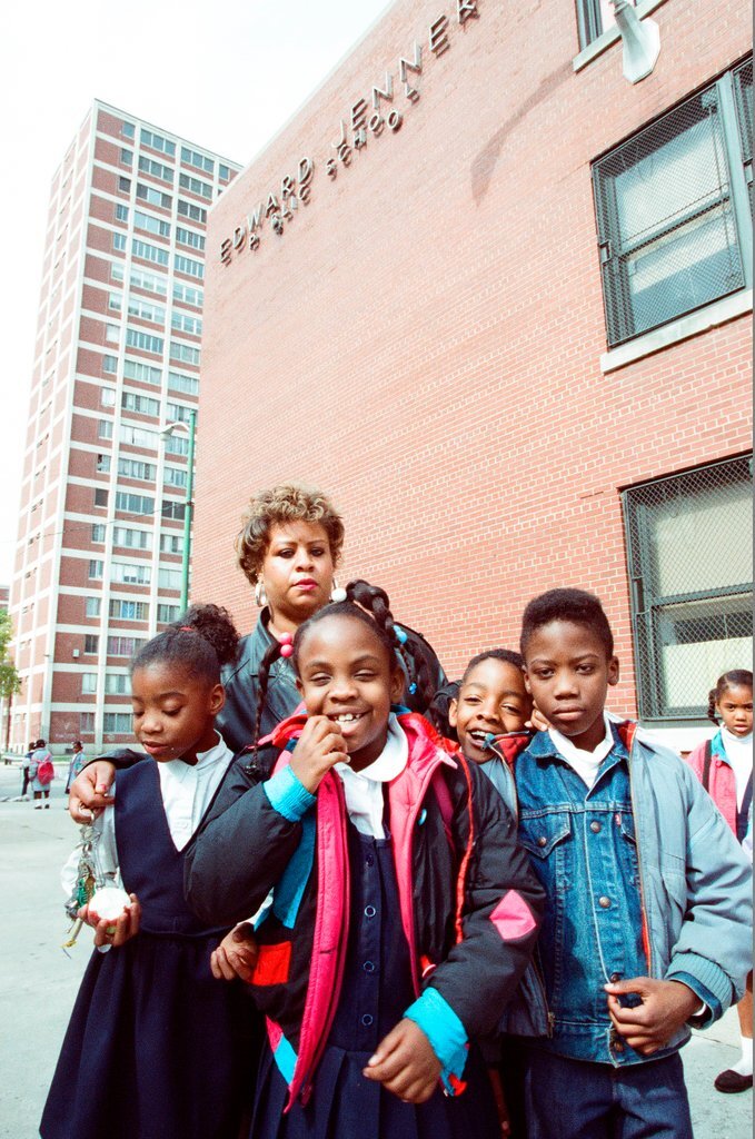 Pictures of clean up projects and residents at the Cabrini Green apartments - Chicago Sun-Times