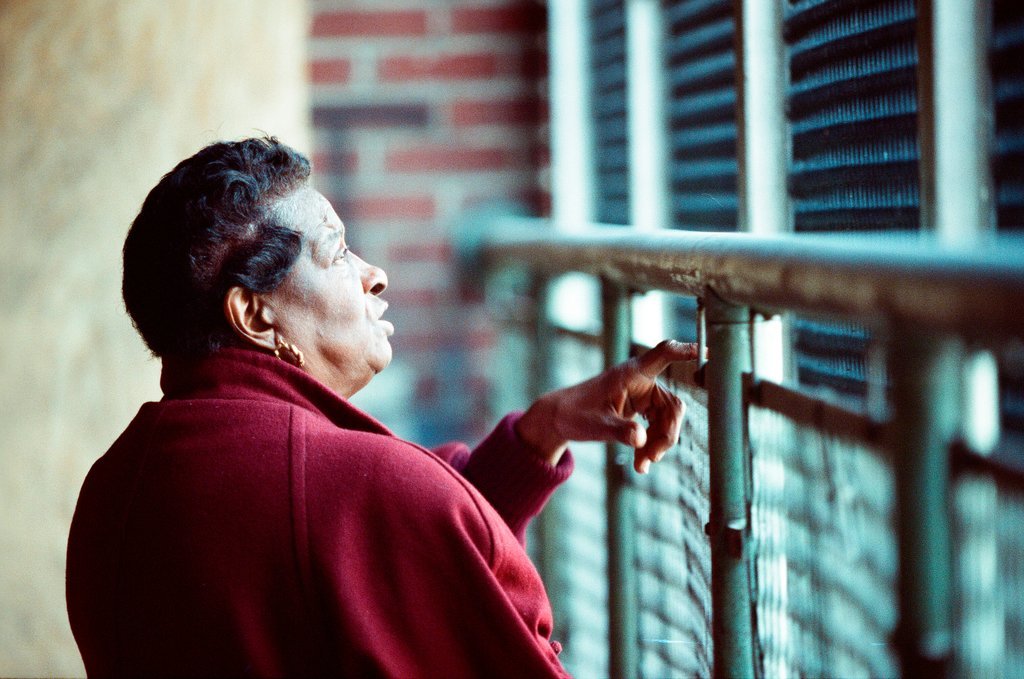 Chicago Sun-Times reporters speak with Cabrini Green residents and walk through some buildings - Chicago Sun-Times
