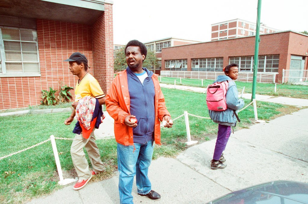 Pictures of clean up projects and residents at the Cabrini Green apartments - Chicago Sun-Times
