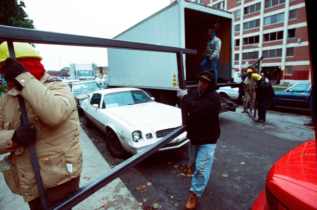 Pictures of clean up projects and residents at the Cabrini Green apartments - Chicago Sun-Times
