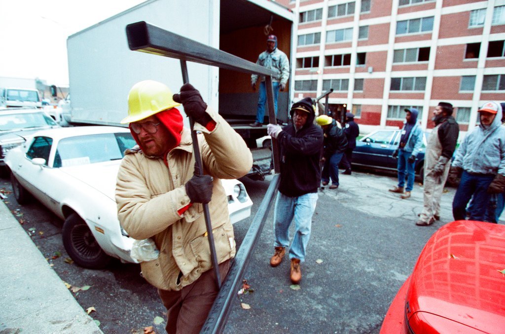 Pictures of clean up projects and residents at the Cabrini Green apartments - Chicago Sun-Times