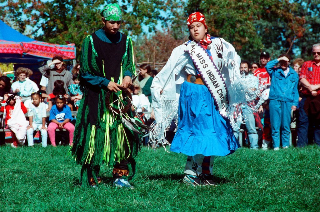 Members of the Chicago-area Native American community gather for an event - Chicago Sun-Times