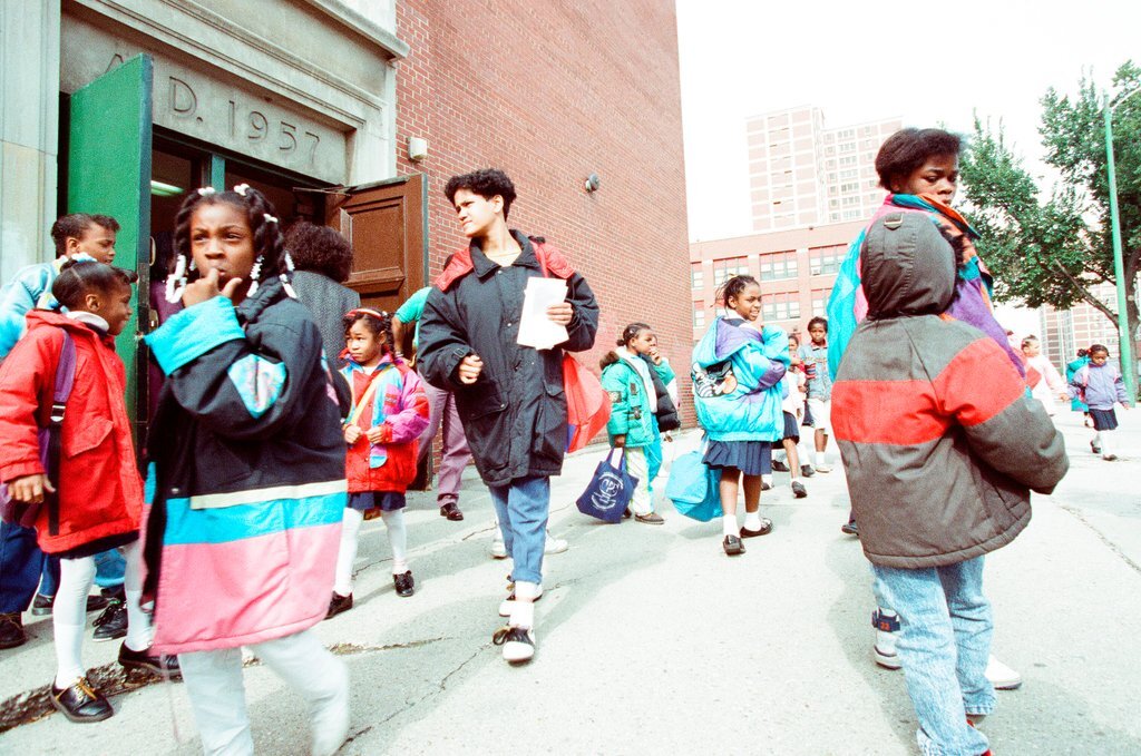 Pictures of clean up projects and residents at the Cabrini Green apartments - Chicago Sun-Times