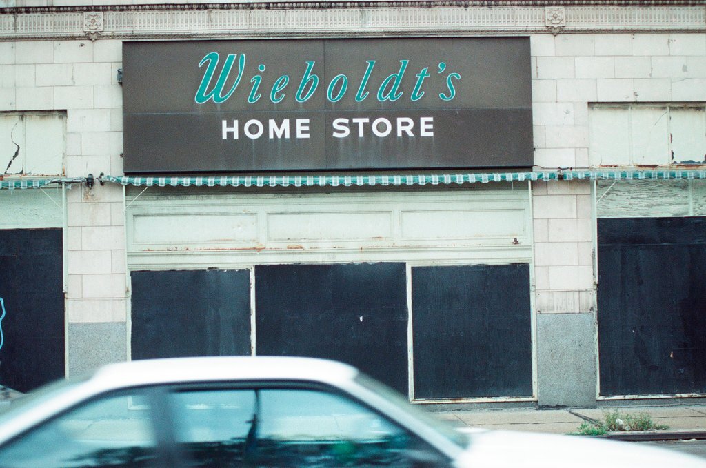 Views of stores that have recently closed in a declining shopping district near Lakeview - Chicago Sun-Times