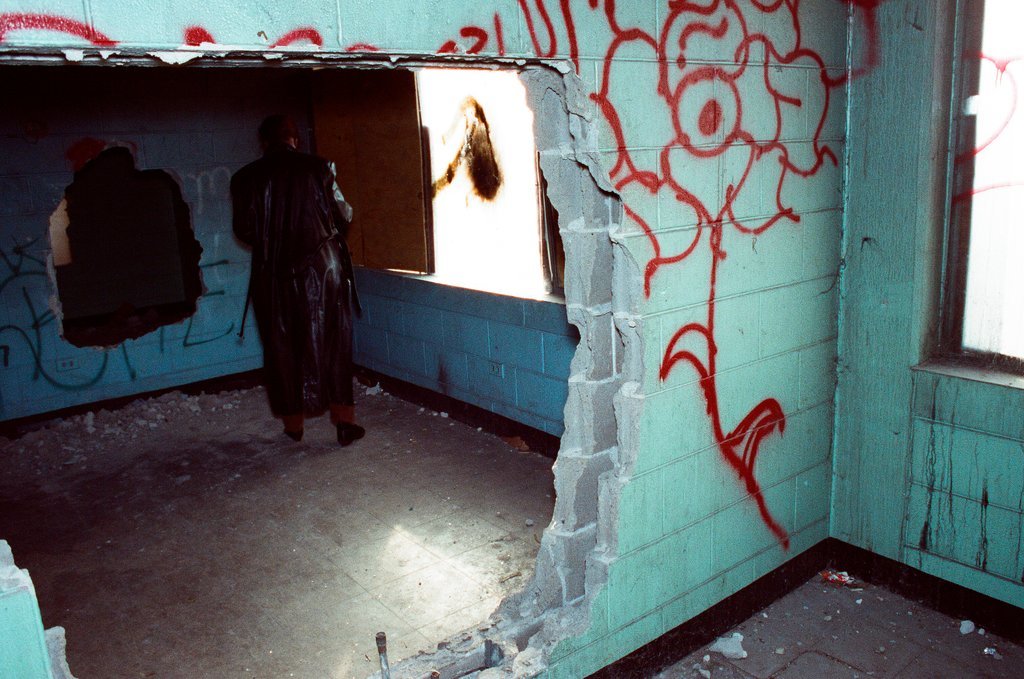 Chicago Sun-Times reporters speak with Cabrini Green residents and walk through some buildings - Chicago Sun-Times