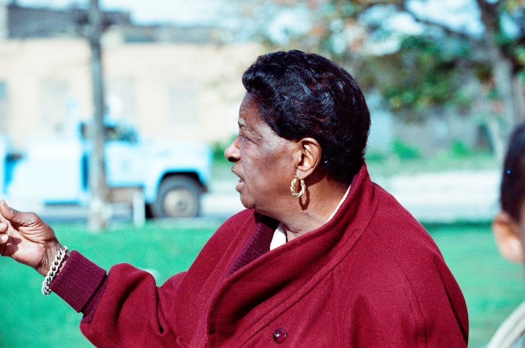 Chicago Sun-Times reporters speak with Cabrini Green residents and walk through some buildings - Chicago Sun-Times
