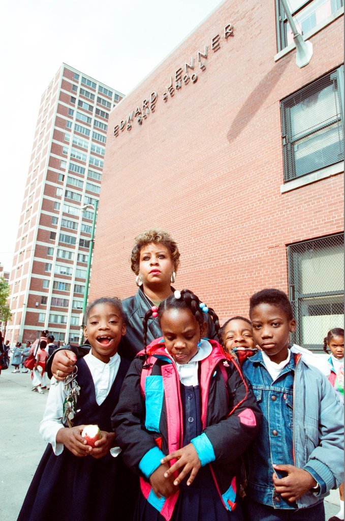 Pictures of clean up projects and residents at the Cabrini Green apartments - Chicago Sun-Times