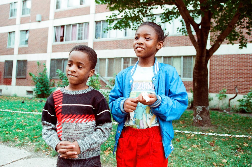 Pictures of clean up projects and residents at the Cabrini Green apartments - Chicago Sun-Times