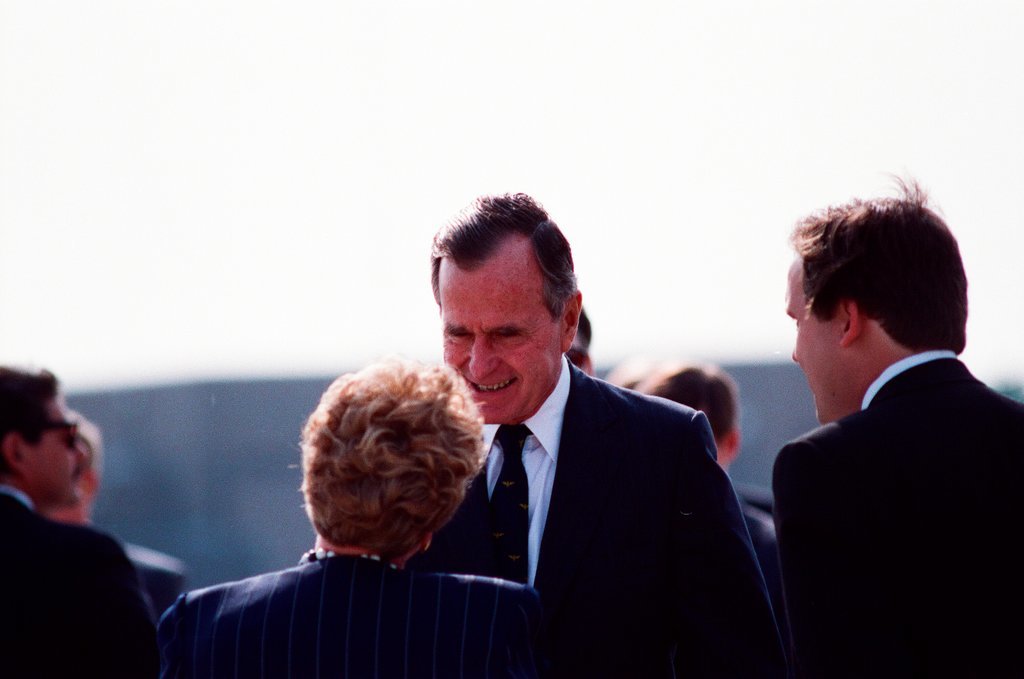 President George H.W. Bush arrives at O'Hare airport for his re-election campaign - Chicago Sun-Times