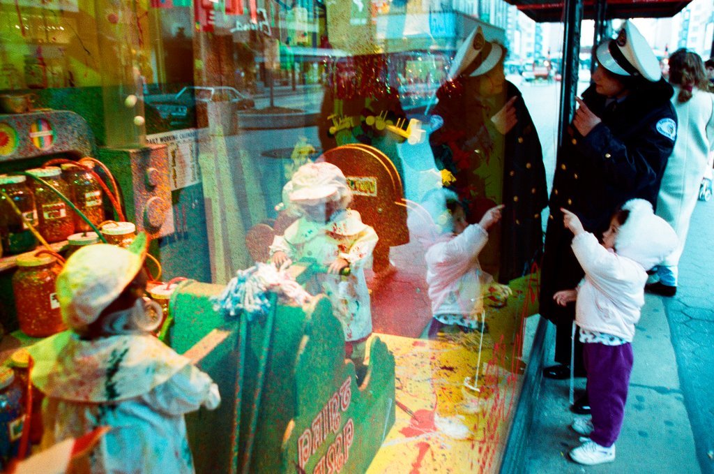Stores on State Street decorate their windows to fit a winter holiday theme - Chicago Sun-Times