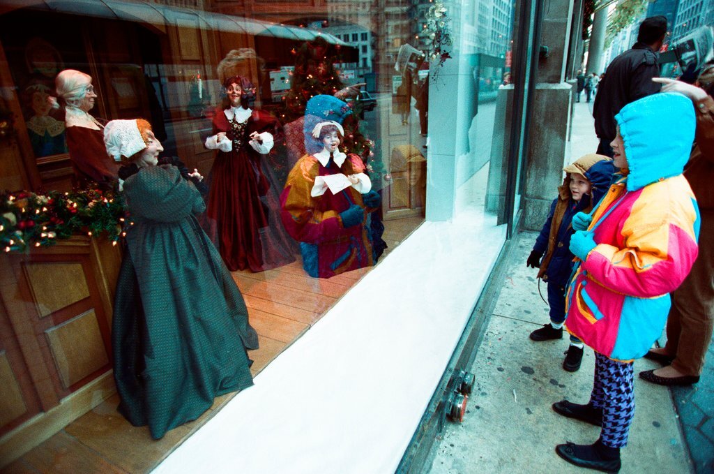 Stores on State Street decorate their windows to fit a winter holiday theme - Chicago Sun-Times