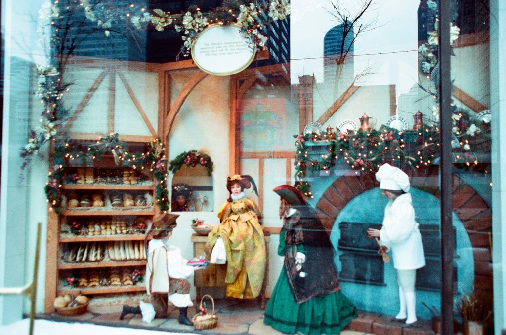 Stores on State Street decorate their windows to fit a winter holiday theme - Chicago Sun-Times