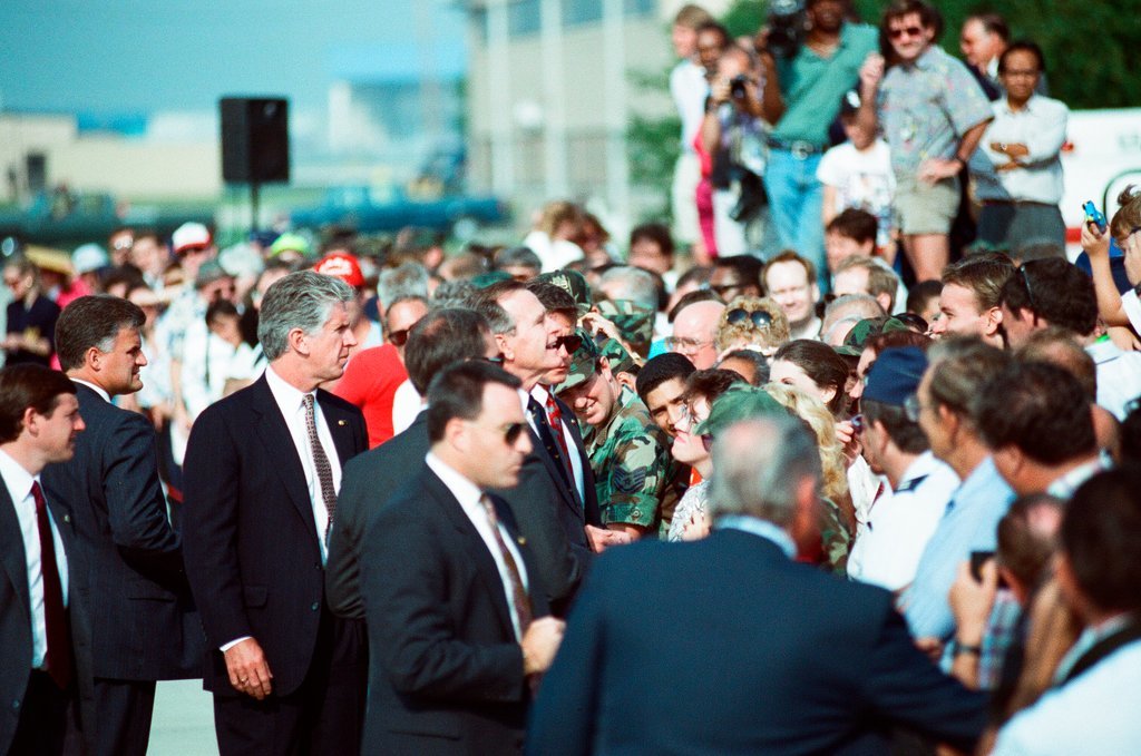 President George H.W. Bush arrives at O'Hare airport for his re-election campaign - Chicago Sun-Times