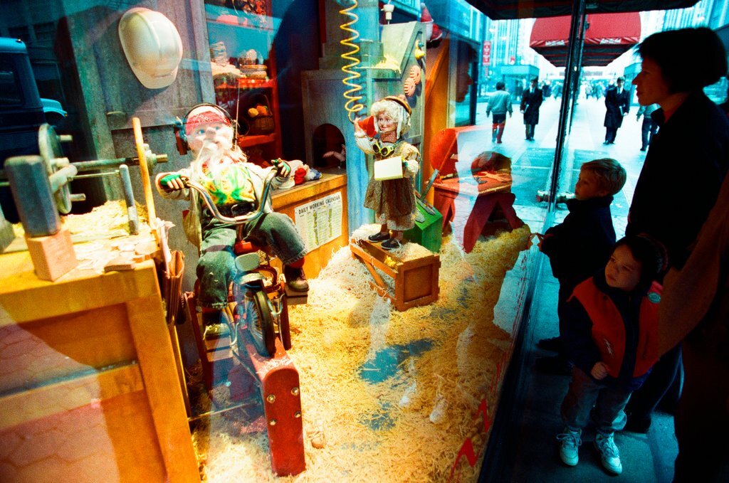 Stores on State Street decorate their windows to fit a winter holiday theme - Chicago Sun-Times