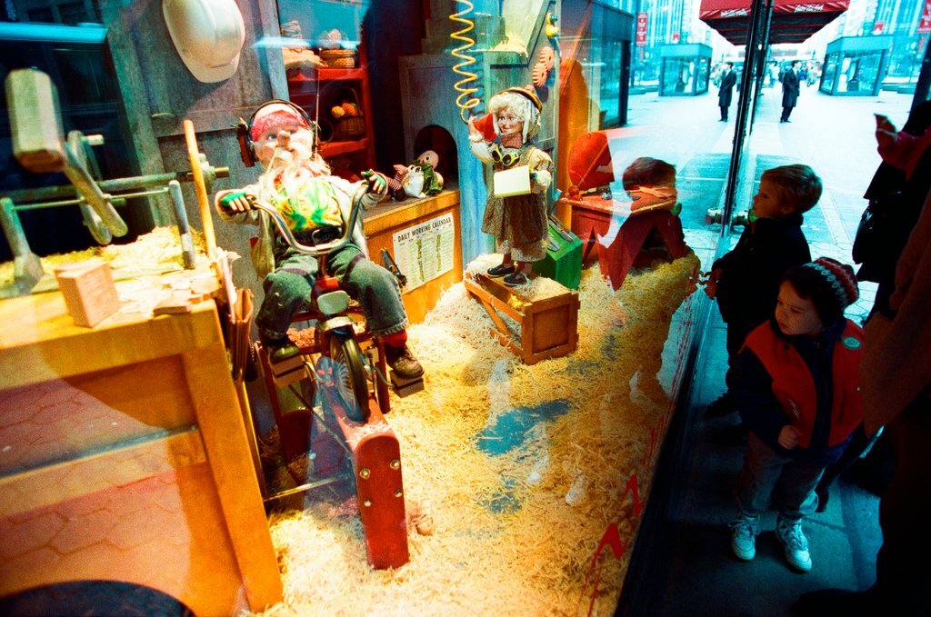 Stores on State Street decorate their windows to fit a winter holiday theme - Chicago Sun-Times
