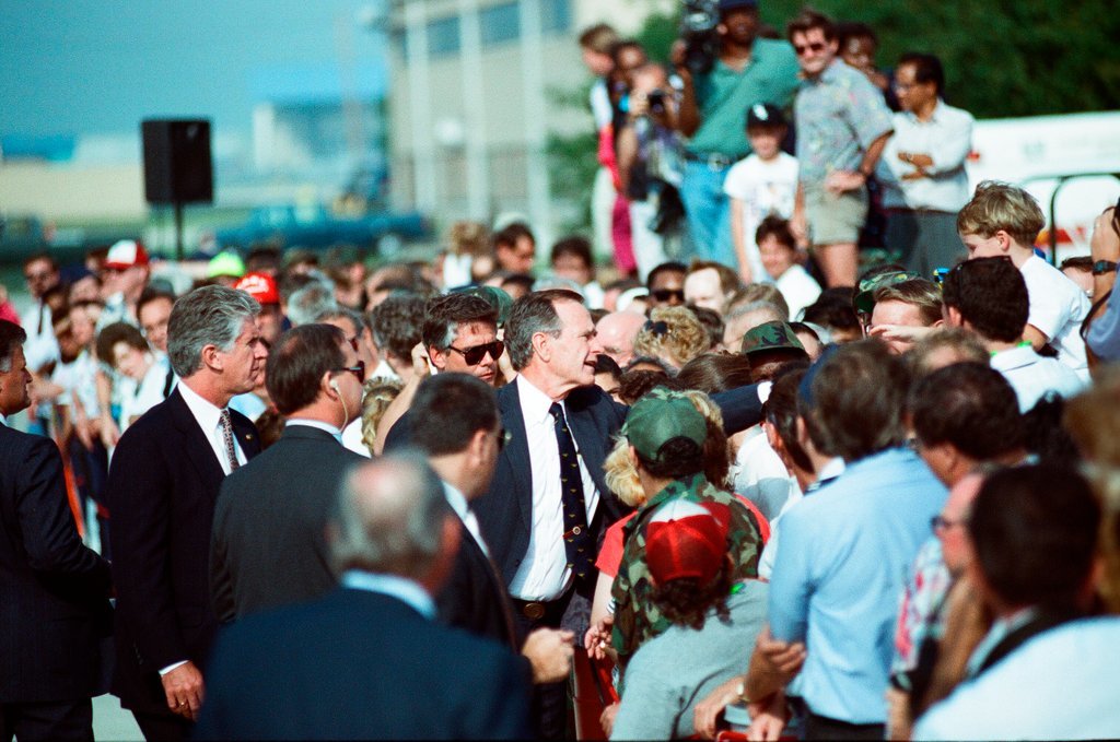 President George H.W. Bush arrives at O'Hare airport for his re-election campaign - Chicago Sun-Times